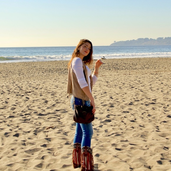 Meet your Posher, Erin - Picture 3 of 3